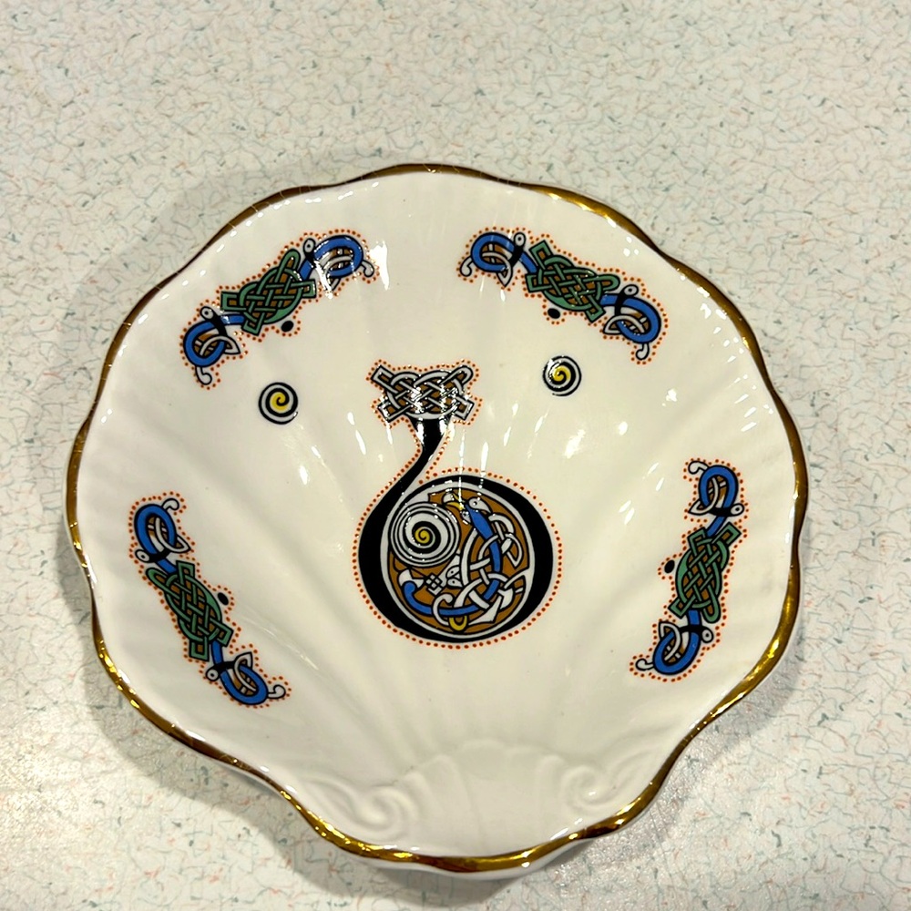 Irish Royal Tara Fine Bone China serving dish